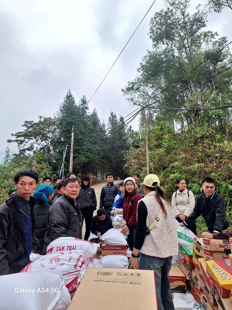 Cán bộ và Nhân dân thôn Đống Vũ hướng về đồng bào vùng cao còn nhiều khó khăn- Ảnh 3.