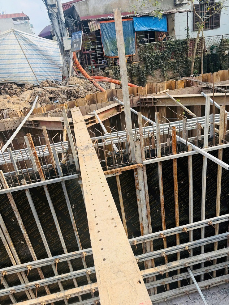 Khí thế lao động khẩn trương trên công trường dự án nâng cấp cống Đông Mỹ - xã Nam Phù- Ảnh 4.