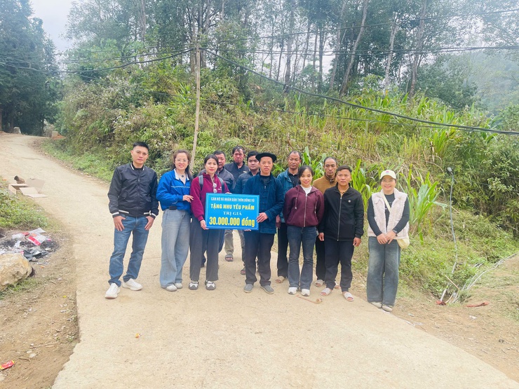 Cán bộ và Nhân dân thôn Đống Vũ hướng về đồng bào vùng cao còn nhiều khó khăn- Ảnh 1.