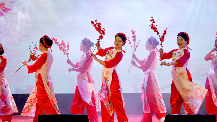 Chương trình nghệ thuật chào năm mới 2026 “Yên Lãng đổi mới, hội nhập và phát triển”- Ảnh 6.