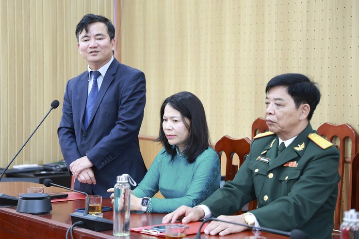 RA MẮT CHI HỘI CCB CƠ QUAN ĐẢNG ỦY – UBND XÃ TRUNG GIÃ- Ảnh 2.