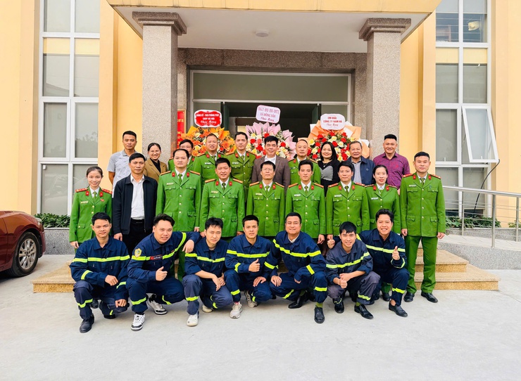 Phòng Cảnh sát PCCC&CNCH - CATP Hà Nội tổ chức Lễ ra mắt phân Đội Hồng Vân (Cơ sở 2) - Đội CC&CNCH khu vực số 32- Ảnh 6.