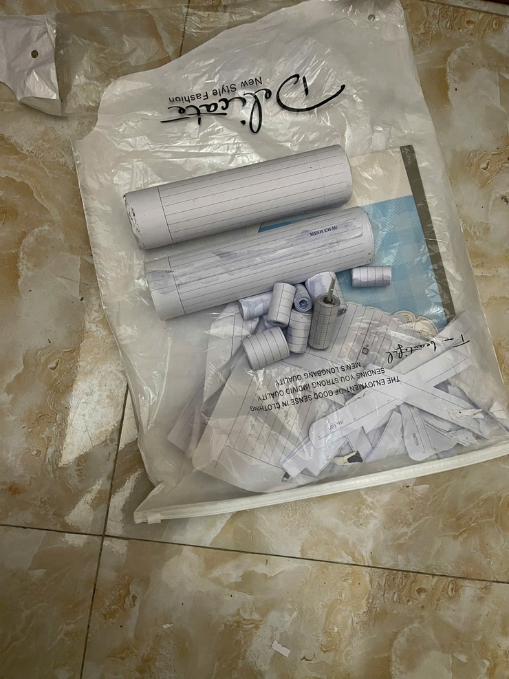 Công an xã Phú Nghĩa kịp thời ngăn chặn, xử lý nhóm thiếu niên đốt pháo nổ đêm Giao thừa Tết Dương lịch năm 2026- Ảnh 2.