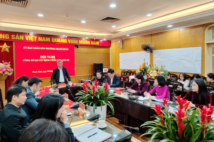 UBND phường Thanh Xuân công bố các Quyết định về công tác cán bộ chủ chốt- Ảnh 2.