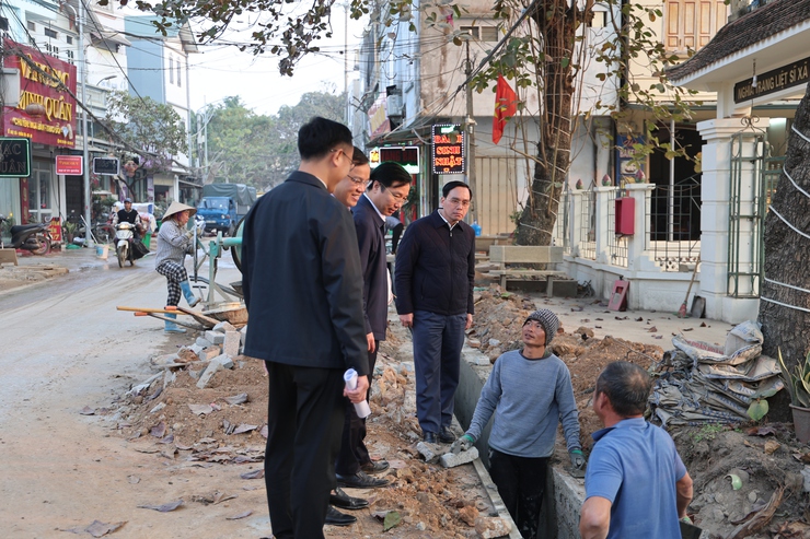 Xã Phú Nghĩa đôn đốc đẩy nhanh tiến độ thi công 02 dự án giao thông trọng điểm phục vụ nhân dân trong dịp Tết Nguyên đán Bính Ngọ 2026- Ảnh 2.