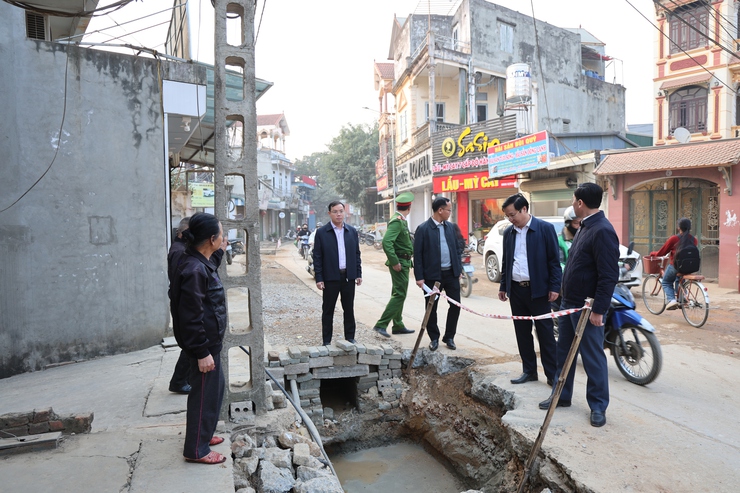 Xã Phú Nghĩa đôn đốc đẩy nhanh tiến độ thi công 02 dự án giao thông trọng điểm phục vụ nhân dân trong dịp Tết Nguyên đán Bính Ngọ 2026- Ảnh 3.