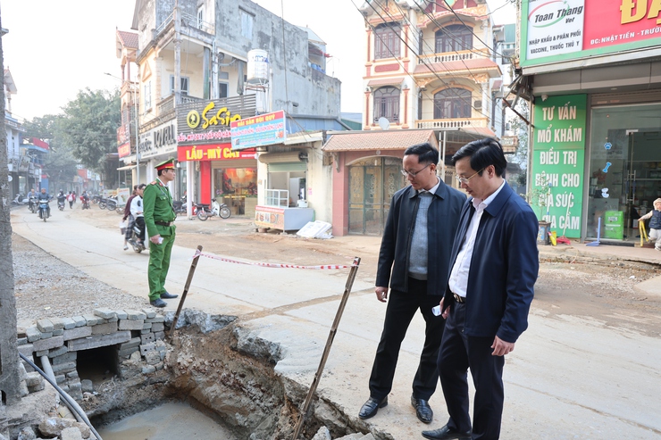 Xã Phú Nghĩa đôn đốc đẩy nhanh tiến độ thi công 02 dự án giao thông trọng điểm phục vụ nhân dân trong dịp Tết Nguyên đán Bính Ngọ 2026- Ảnh 4.