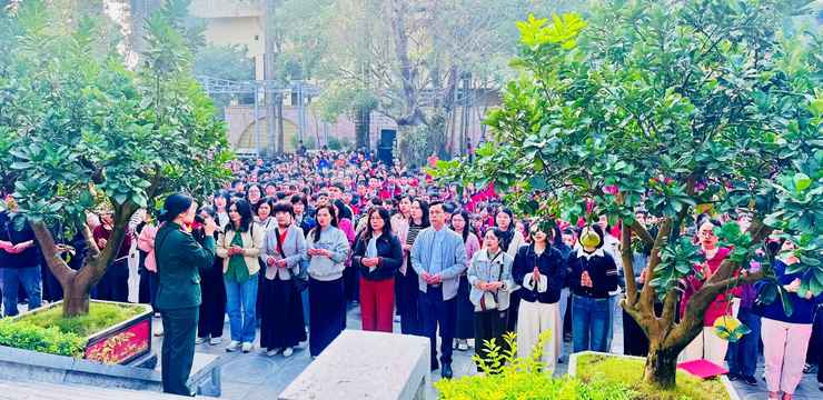 Trường Tiểu học Hoàng Liệt tổ chức các hoạt động thiết thực kỷ niệm 81 năm Ngày thành lập Quân đội nhân dân Việt Nam (22/12/1944 - 22/12/2025)- Ảnh 1.