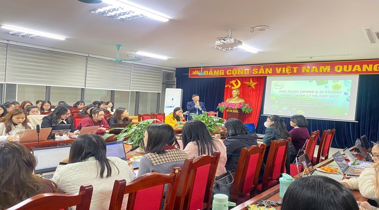 Trường Tiểu học Linh Đàm tổ chức tập huấn chuyên môn với chủ đề “Làm chủ AI, nâng tầm chất lượng dạy học”
- Ảnh 1.