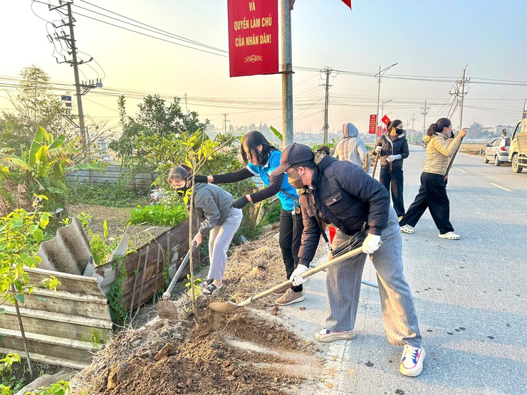 HỘI LIÊN HIỆP PHỤ NỮ XÃ THƯ LÂM PHÁT ĐỘNG PHONG TRÀO “PHỤ NỮ THƯ LÂM CHUNG TAY XÂY DỰNG KHÔNG GIAN XANH” CHÀO MỪNG ĐẠI HỘI ĐẢNG TOÀN QUỐC LẦN THỨ XIV
- Ảnh 12.