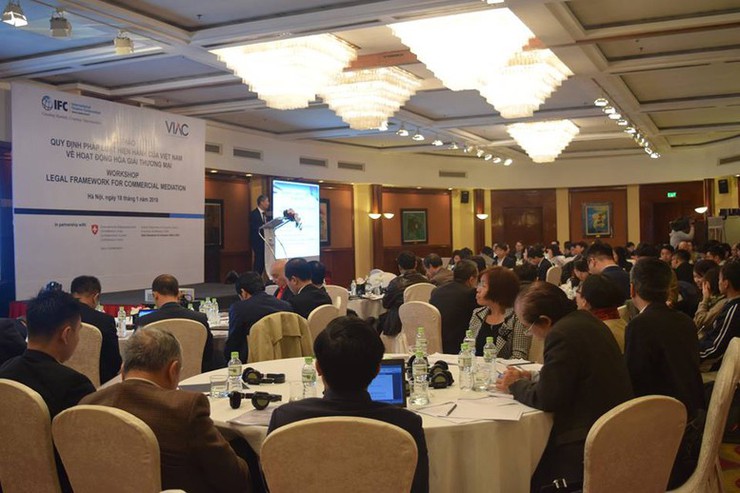 Hà Nội ủy quyền Chánh Văn phòng UBND Thành phố giải quyết thủ tục hành chính lĩnh vực hội nghị, hội thảo quốc tế- Ảnh 1.