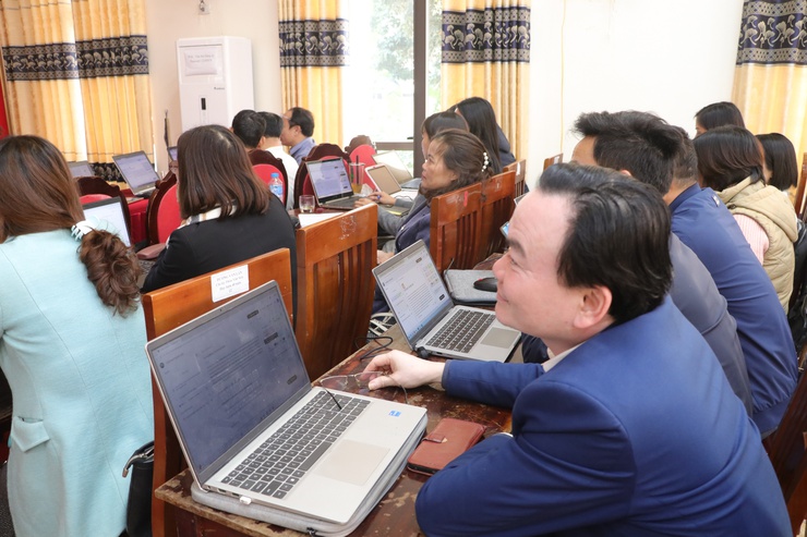 Xã Trần Phú đã tổ chức Hội nghị tập huấn, bồi dưỡng kỹ năng ứng dụng trí tuệ nhân tạo (AI)- Ảnh 2.