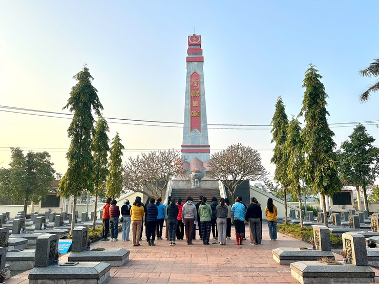 HỘI LIÊN HIỆP PHỤ NỮ XÃ THƯ LÂM PHÁT ĐỘNG PHONG TRÀO “PHỤ NỮ THƯ LÂM CHUNG TAY XÂY DỰNG KHÔNG GIAN XANH” CHÀO MỪNG ĐẠI HỘI ĐẢNG TOÀN QUỐC LẦN THỨ XIV
- Ảnh 2.