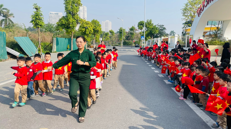 Trường Mầm non Họa Mi tổ chức hoạt động trải nghiệm ý nghĩa chào mừng 81 năm Ngày thành lập quân đội nhân dân Việt Nam (22/12/1944 - 22/12/2025)- Ảnh 3.