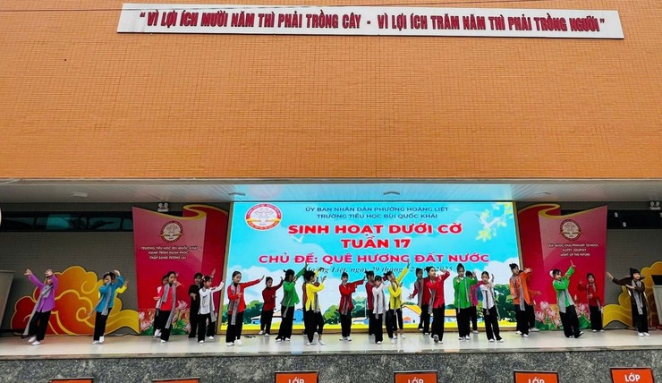Trường Tiểu học Bùi Quốc Khái rực rỡ sắc màu trong tiết sinh hoạt dưới cờ với chủ đề “Quê hương đất nước” - Ảnh 3.