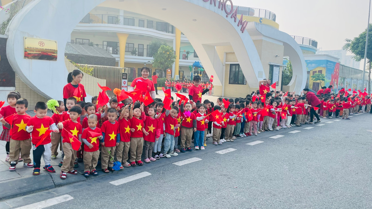 Trường Mầm non Họa Mi tổ chức hoạt động trải nghiệm ý nghĩa chào mừng 81 năm Ngày thành lập quân đội nhân dân Việt Nam (22/12/1944 - 22/12/2025)- Ảnh 4.