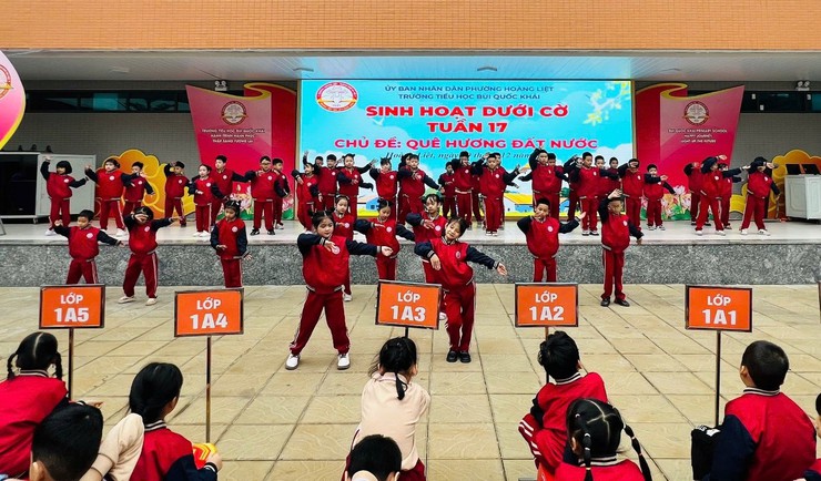 Trường Tiểu học Bùi Quốc Khái rực rỡ sắc màu trong tiết sinh hoạt dưới cờ với chủ đề “Quê hương đất nước” - Ảnh 4.