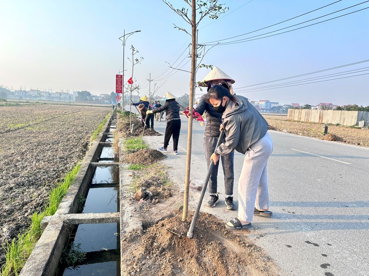 HỘI LIÊN HIỆP PHỤ NỮ XÃ THƯ LÂM PHÁT ĐỘNG PHONG TRÀO “PHỤ NỮ THƯ LÂM CHUNG TAY XÂY DỰNG KHÔNG GIAN XANH” CHÀO MỪNG ĐẠI HỘI ĐẢNG TOÀN QUỐC LẦN THỨ XIV
- Ảnh 4.