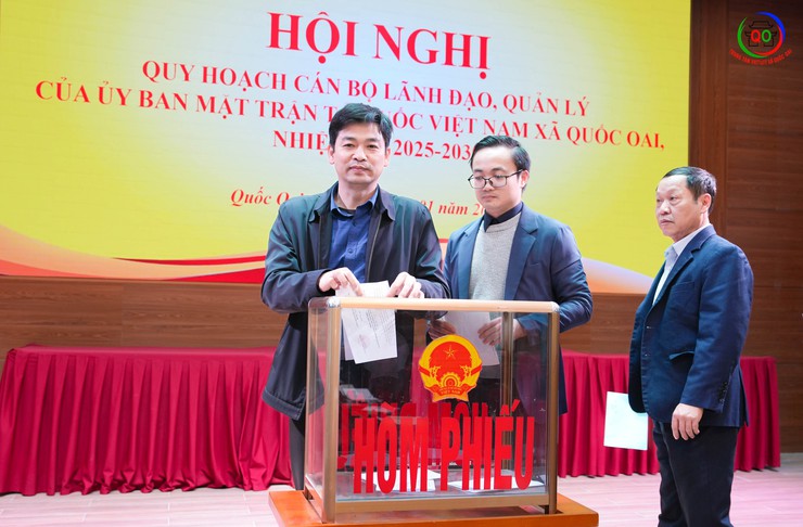 ỦY BAN MTTQ VIỆT NAM XÃ QUỐC OAI TỔ CHỨC HỘI NGHỊ TRIỂN KHAI CÔNG TÁC CÁN BỘ VÀ NHIỆM VỤ TRỌNG TÂM NĂM 2026- Ảnh 6.