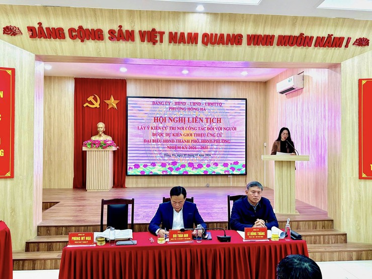 Phường Hồng Hà tổ chức Hội nghị lấy ý kiến cử tri nơi công tác đối với người được giới thiệu ứng cử đại biểu HĐND các cấp- Ảnh 2.