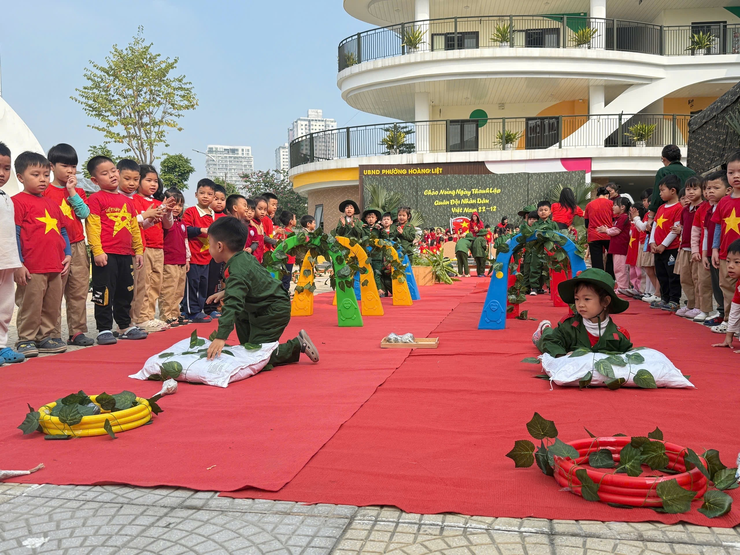 Trường Mầm non Họa Mi tổ chức hoạt động trải nghiệm ý nghĩa chào mừng 81 năm Ngày thành lập quân đội nhân dân Việt Nam (22/12/1944 - 22/12/2025)- Ảnh 7.