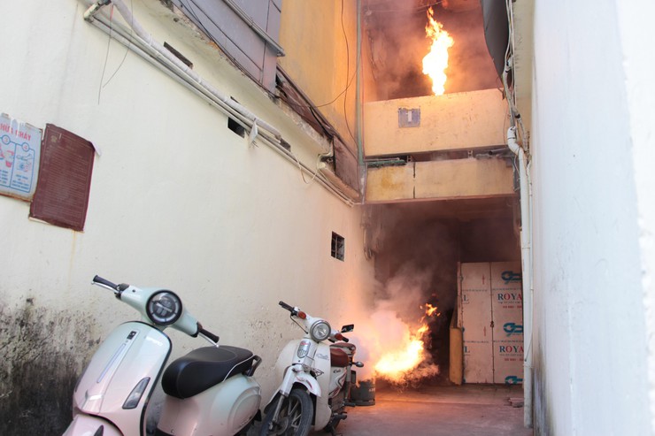 Giảng Võ: Sẵn sàng ứng phó tình huống cháy nổ tại nhà tập thể- Ảnh 6.