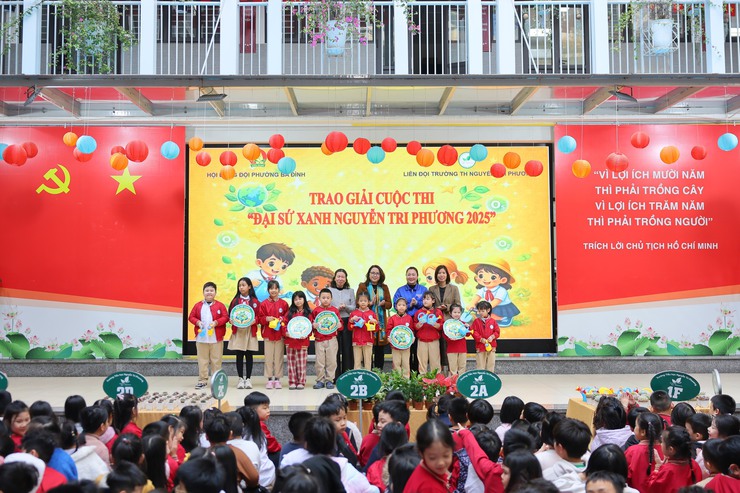 TUỔI TRẺ BA ĐÌNH: 3.286 KG GIẤY ĐƯỢC ĐỔI TẠI NGÀY HỘI “ĐỔI GIẤY LẤY CÂY” NĂM 2026- Ảnh 3.