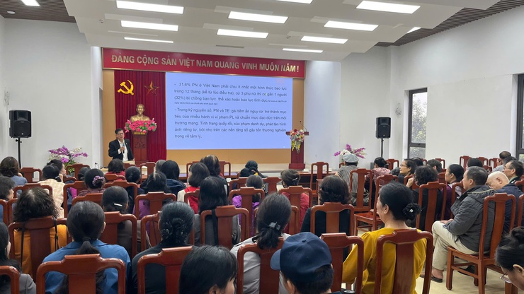 Phường Nghĩa Đô tập huấn công tác “Bình đẳng giới và an toàn cho phụ nữ, trẻ em gái trong kỷ nguyên số”- Ảnh 3.