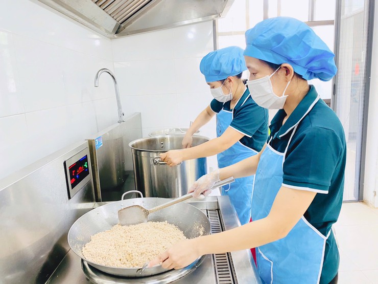 Đại Xuyên tăng cường bảo đảm an toàn thực phẩm trong bếp ăn học đường- Ảnh 2.