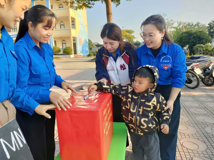 Cô giáo Dương Thị Ngọc Oanh – tấm gương giáo viên mầm non yêu nghề, tận tụy với công việc- Ảnh 4.