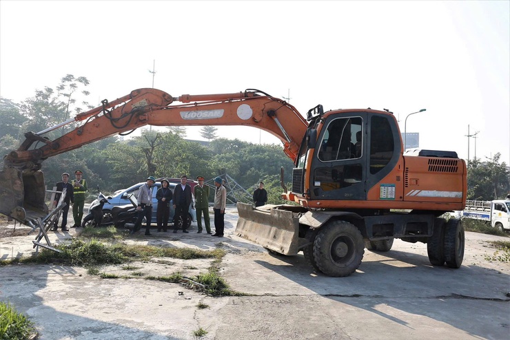 SÓC SƠN RA QUÂN XỬ LÝ VI PHẠM AN TOÀN GIAO THÔNG, VĂN MINH ĐÔ THỊ- Ảnh 2.