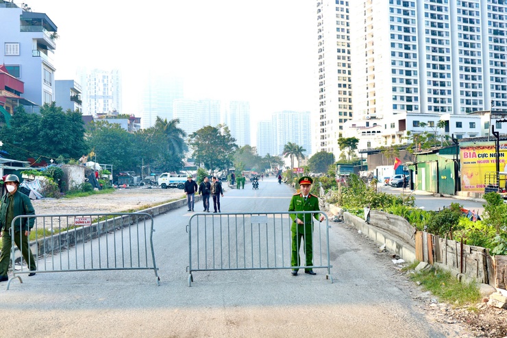 Phường Xuân Đỉnh: Triển khai thu dọn mặt bằng, bảo vệ đất sạch phục vụ Dự án đường số 5 Tây Hồ Tây- Ảnh 5.