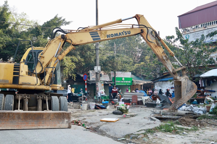 Phường Xuân Đỉnh: Triển khai thu dọn mặt bằng, bảo vệ đất sạch phục vụ Dự án đường số 5 Tây Hồ Tây- Ảnh 13.