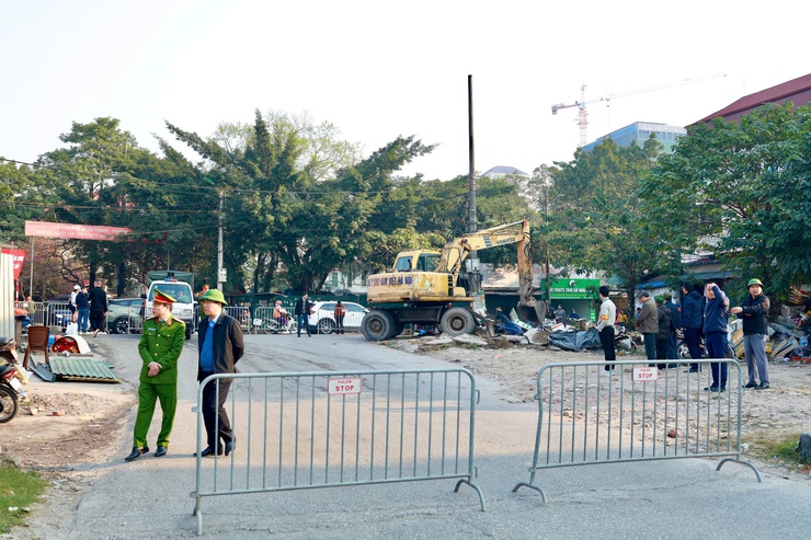 Phường Xuân Đỉnh: Triển khai thu dọn mặt bằng, bảo vệ đất sạch phục vụ Dự án đường số 5 Tây Hồ Tây- Ảnh 4.