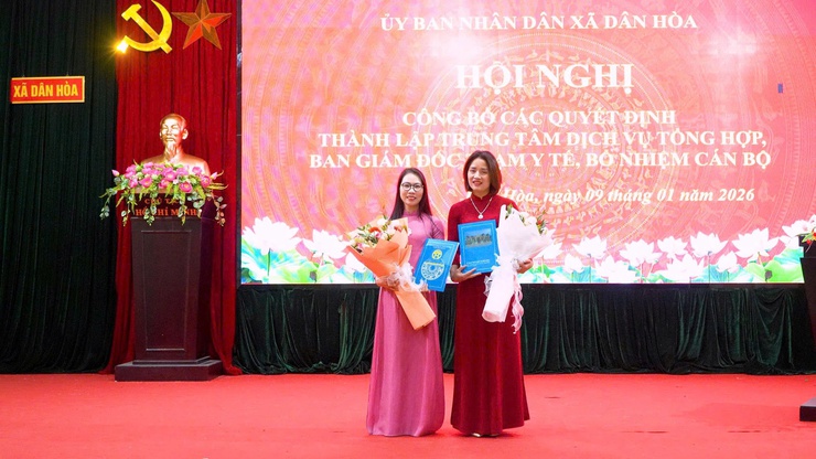  HỘI NGHỊ CÔNG BỐ CÁC QUYẾT ĐỊNH THÀNH LẬP TRUNG TÂM DỊCH VỤ TỔNG HỢP, BAN GIÁM ĐỐC TRẠM Y TẾ VÀ BỔ NHIỆM CÁN BỘ- Ảnh 4.