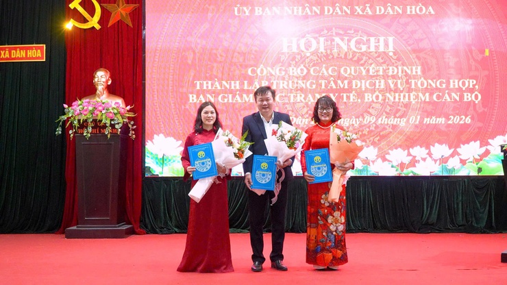  HỘI NGHỊ CÔNG BỐ CÁC QUYẾT ĐỊNH THÀNH LẬP TRUNG TÂM DỊCH VỤ TỔNG HỢP, BAN GIÁM ĐỐC TRẠM Y TẾ VÀ BỔ NHIỆM CÁN BỘ- Ảnh 5.