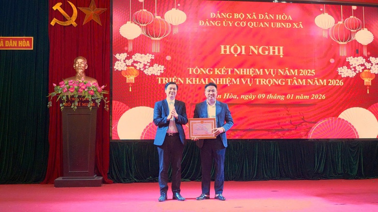 HỘI NGHỊ TỔNG KẾT NHIỆM VỤ NĂM 2025, TRIỂN KHAI NHIỆM VỤ TRỌNG TÂM NĂM 2026
ĐẢNG ỦY CƠ QUAN UBND XÃ DÂN HÒA- Ảnh 4.