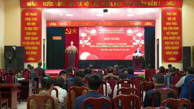 HỘI NGHỊ TỔNG KẾT NHIỆM VỤ NĂM 2025, TRIỂN KHAI NHIỆM VỤ TRỌNG TÂM NĂM 2026
ĐẢNG ỦY CƠ QUAN UBND XÃ DÂN HÒA- Ảnh 1.