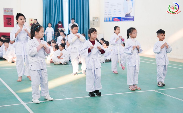 CLB Karatedo Quang Phong tổ chức kỳ thi lên đai Karate lần thứ I năm 2026 cho hơn 150 võ sinh- Ảnh 9.