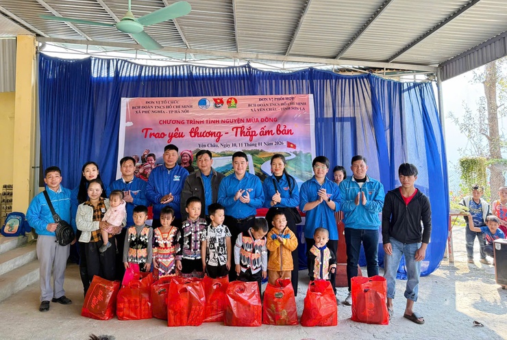 Tuổi trẻ Phú Nghĩa mang “Tết ấm” đến điểm trường vùng cao Pa Sang- Ảnh 3.