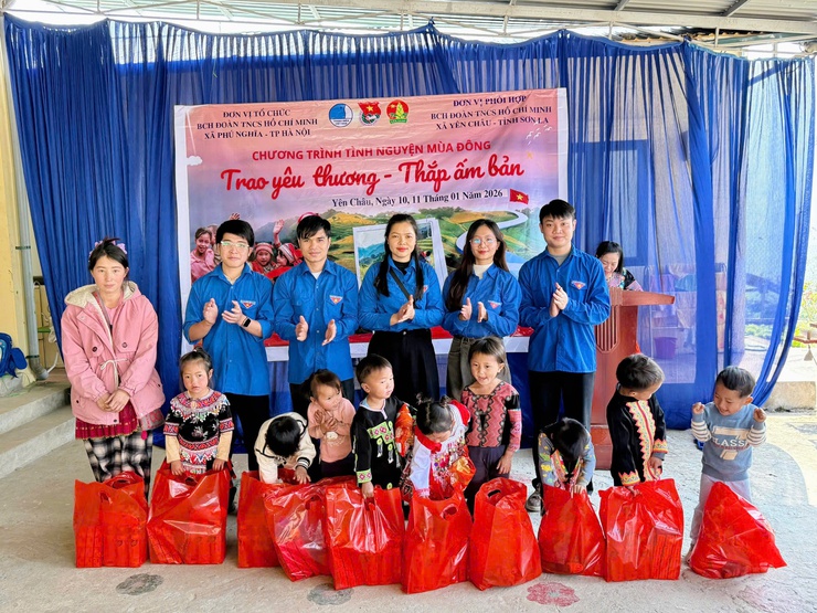 Tuổi trẻ Phú Nghĩa mang “Tết ấm” đến điểm trường vùng cao Pa Sang- Ảnh 6.