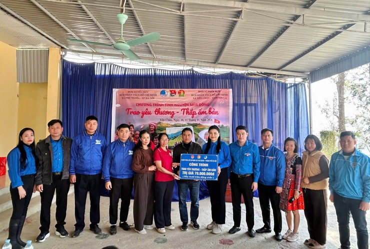 Tuổi trẻ Phú Nghĩa mang “Tết ấm” đến điểm trường vùng cao Pa Sang- Ảnh 1.