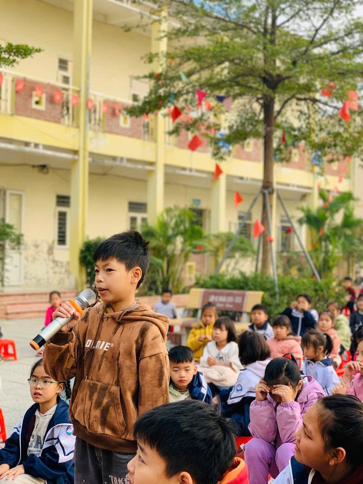 TRƯỜNG TIỂU HỌC HOÀNG LONG TỔ CHỨC SINH HOẠT DƯỚI CỜ TUYÊN TRUYỀN PHÒNG, CHỐNG CHÁY NỔ VÀ ĐẢM BẢO AN TOÀN THỰC PHẨM DỊP TẾT NGUYÊN ĐÁN BÍNH NGỌ 2026- Ảnh 3.