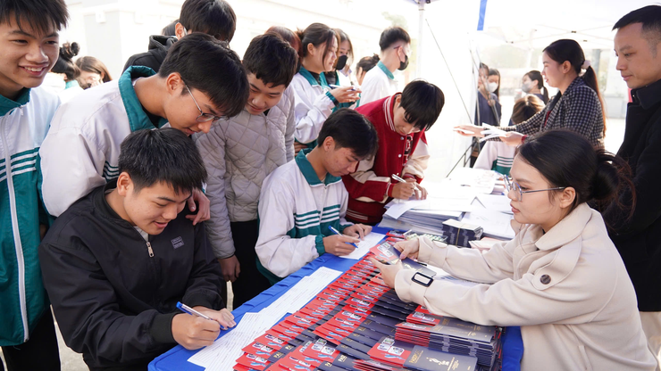 Ngày hội hướng nghiệp xã Yên Lãng năm 2026: Mở hướng đi nghề nghiệp mới cho thanh niên- Ảnh 13.