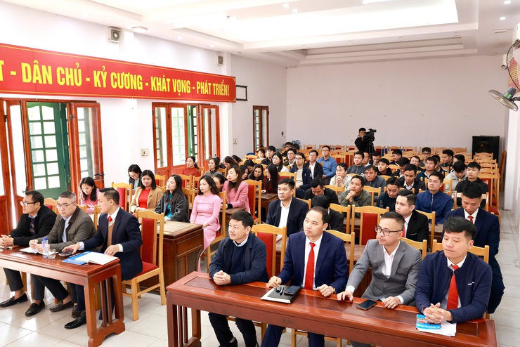 Hội nghị Công bố Quyết định thành lập các phòng chuyên môn và trao Quyết định bổ nhiệm các trưởng phòng trực thuộc Ban Quản lý Dự án Đầu tư – Hạ tầng xã Thư Lâm- Ảnh 2.