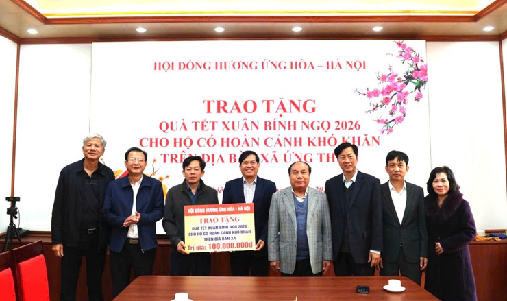 HỘI ĐỒNG HƯƠNG ỨNG HÒA TẠI HÀ NỘI THĂM, TẶNG QUÀ TẾT TẠI XÃ ỨNG THIÊN- Ảnh 4.