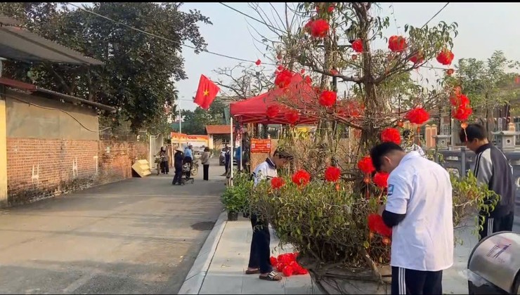 Từ mô hình "Ngõ xóm đoàn kết đón Tết bình an" của Chi đoàn Thanh niên đến mùa xuân đoàn kết của thôn Bướm, xã Phúc Thọ- Ảnh 1.