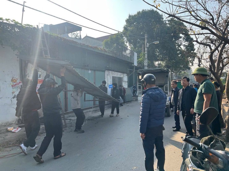 PHƯỜNG LĨNH NAM HOÀN THÀNH GIẢI TỎA 3 CHỢ CÓC, CHỢ TẠM – TỪNG BƯỚC LẬP LẠI TRẬT TỰ ĐÔ THỊ- Ảnh 1.