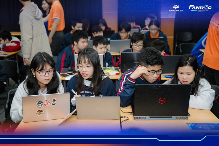 Học sinh THCS Hữu Bằng giành 2 giải Nhất tại cuộc thi AI & Robotics FPT Schools- Ảnh 1.