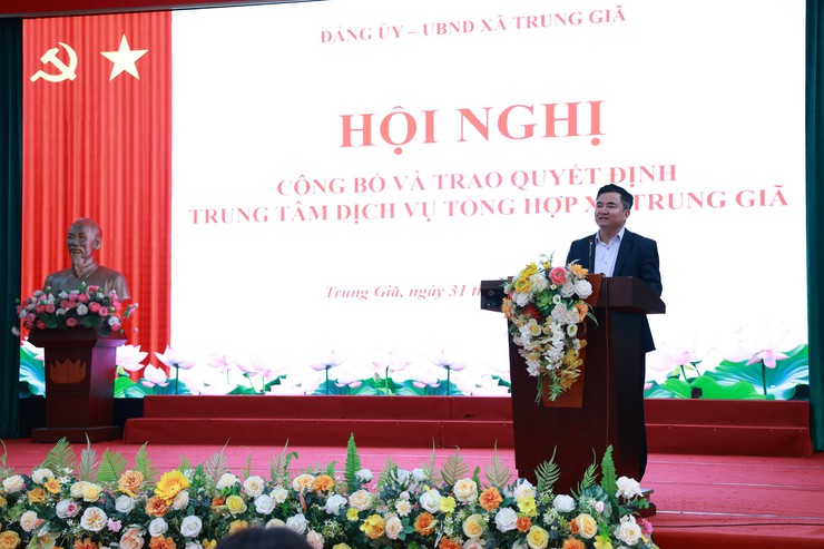 TRUNG GIÃ CÔNG BỐ QUYẾT ĐỊNH THÀNH LẬP TRUNG TÂM DỊCH VỤ TỔNG HỢP- Ảnh 2.